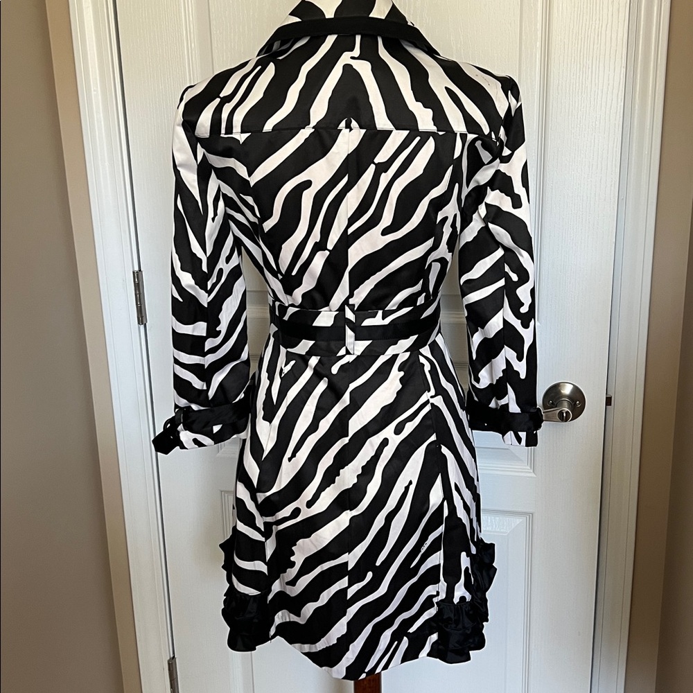 NWT bebe black and white ruffle trench coat XS - Picture 2 of 8